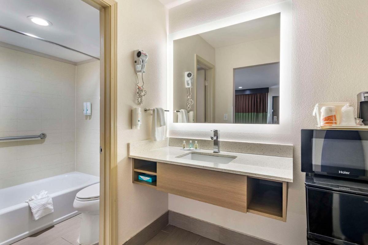 Quality Inn & Suites Athens University Area - Housity
