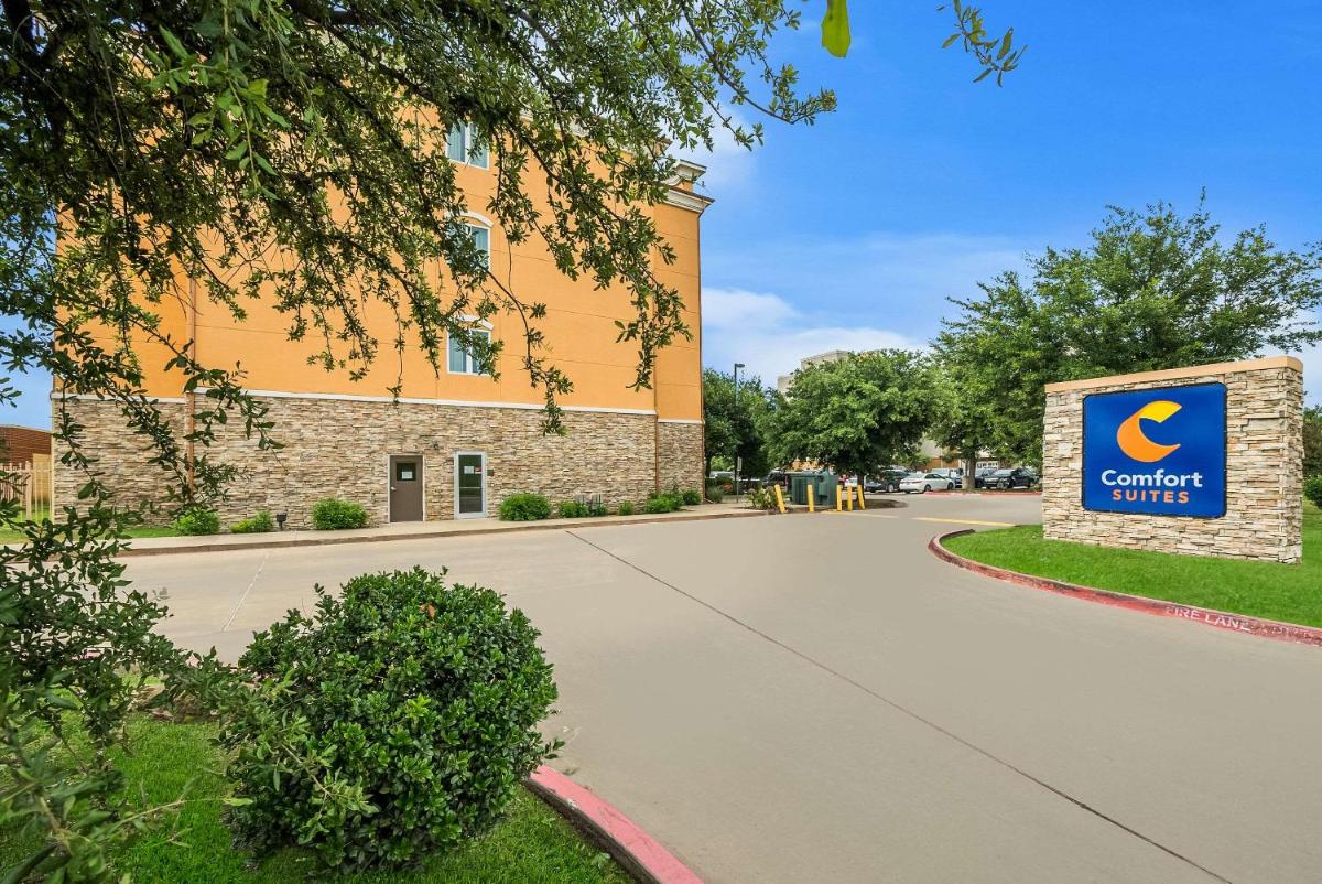Comfort Suites Plano - Dallas North - Housity