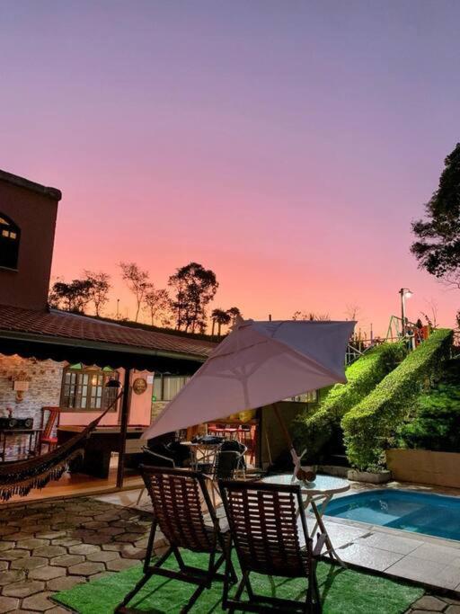 Casa de campo Domeni rustica e próximo a cidade de Juiz de Fora MG - Housity