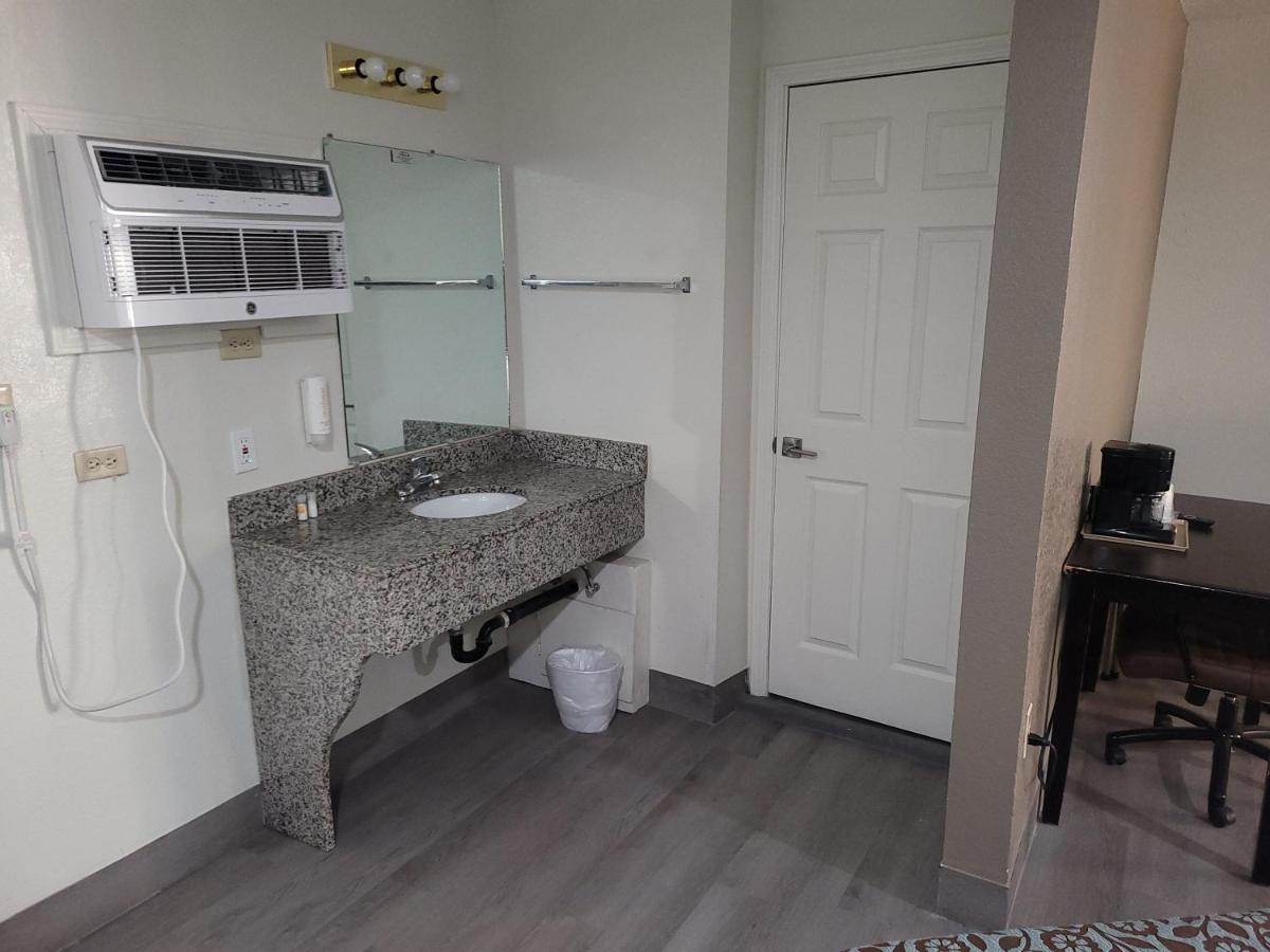 Econo Lodge Las Vegas - Housity