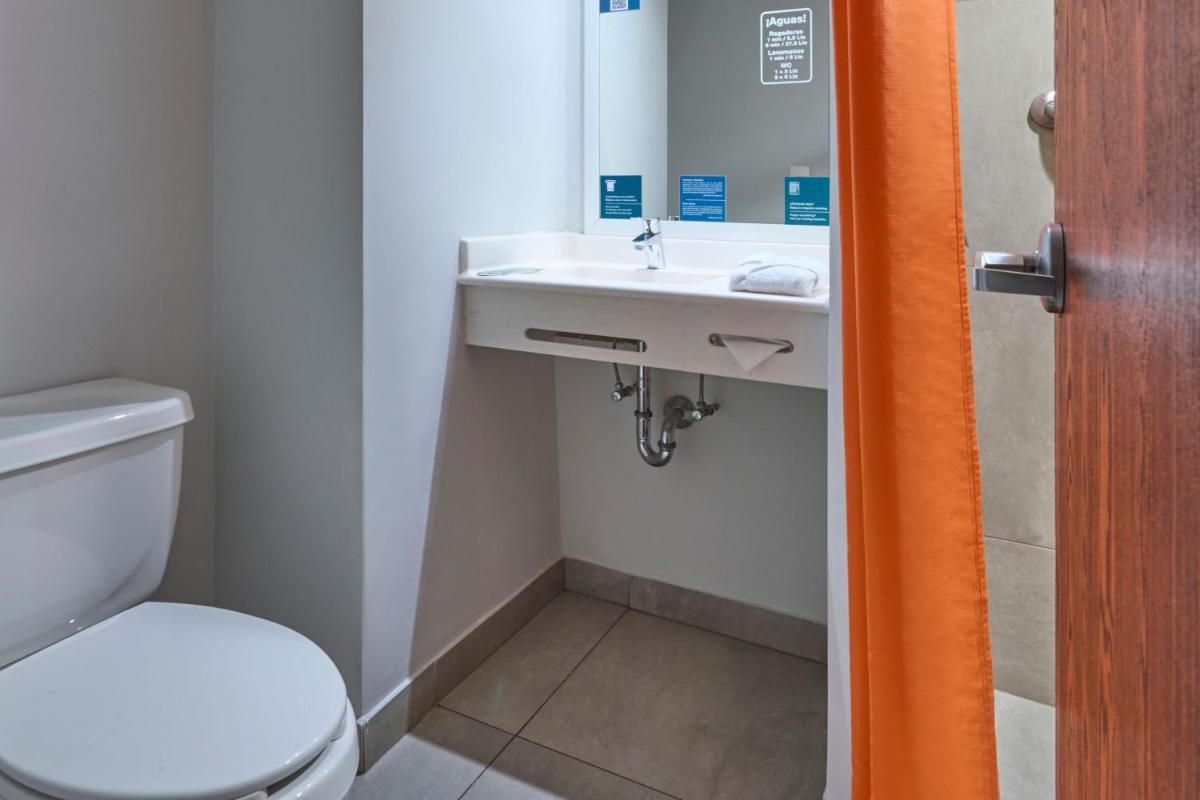 City Express Junior by Marriott Mexicali - Housity