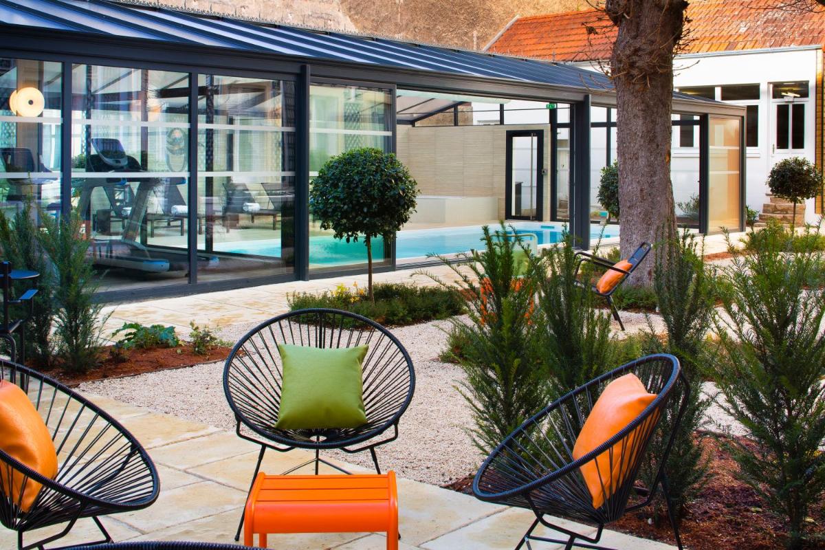 Jardin de l'établissement Oceania Le Jura Dijon