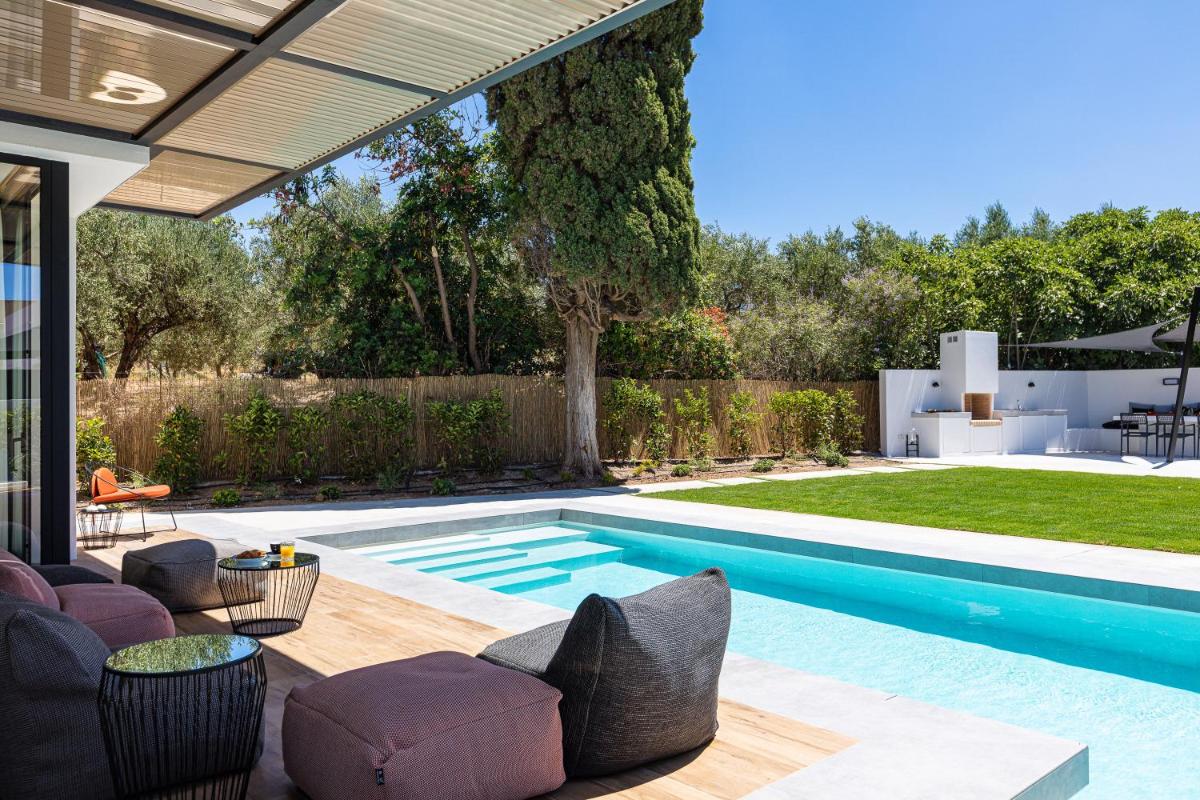 Physis Villas - Metal & Wood - Housity
