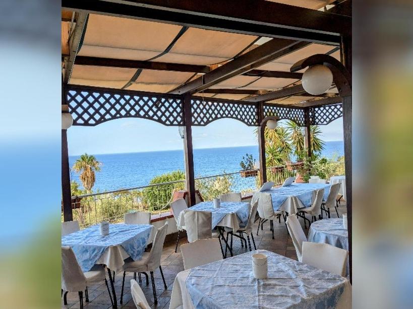 PARADISO Hotel Ristorante - Housity