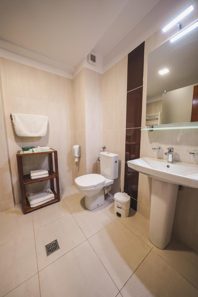 Hotel Marea Neagra - Housity