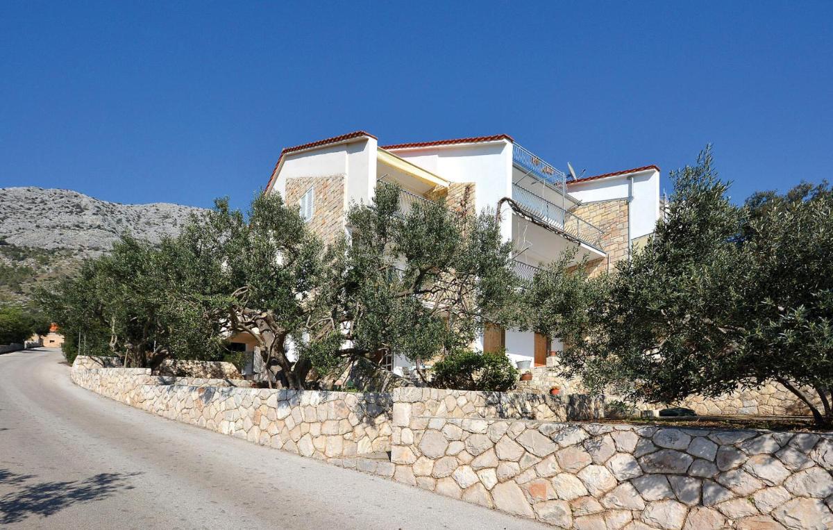 Apartment Ivan Dolac With Sea View Xii - Housity