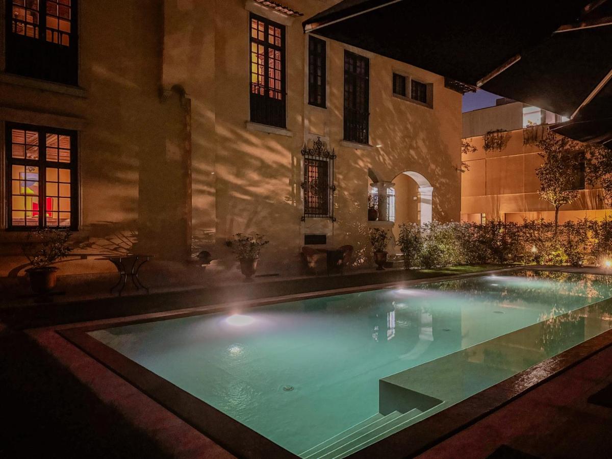 A piscina em ou perto de Palacete Severo