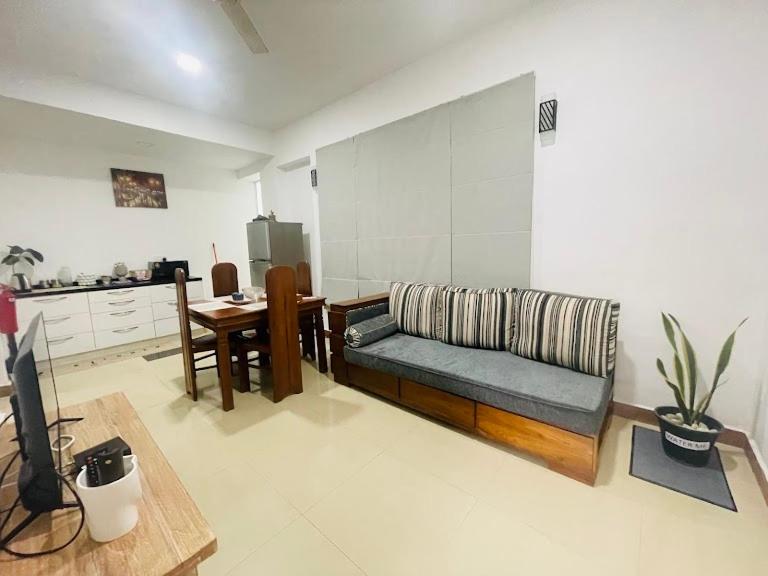 The Motel One - Colombo Border - Housity