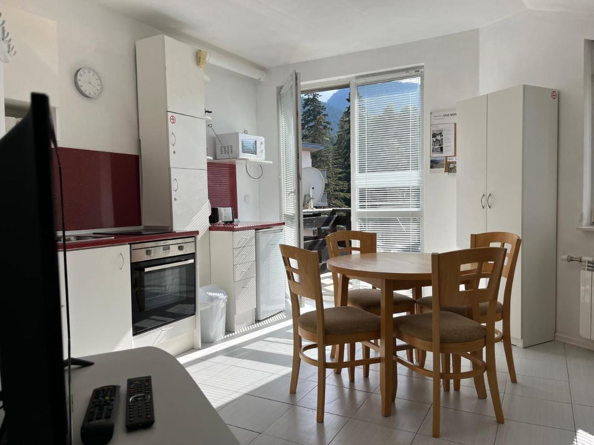 Iglika 2 Top Floor apartment - Housity