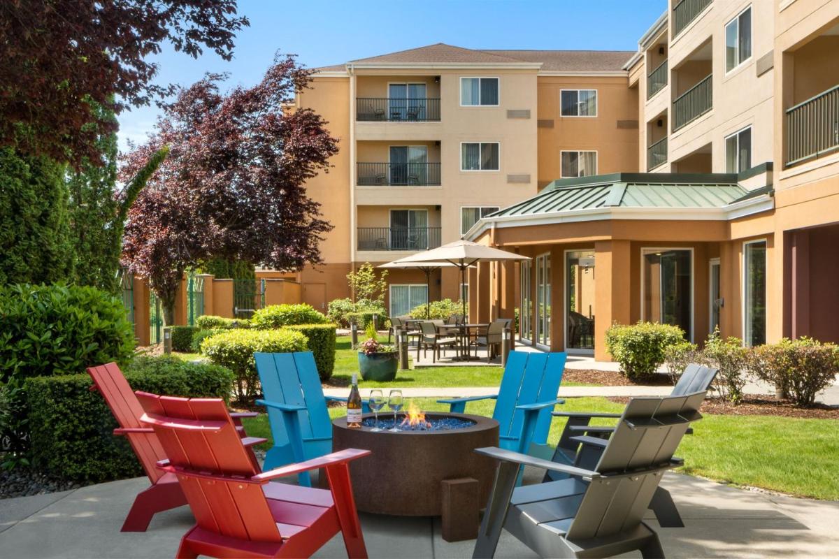 Courtyard Seattle North / Lynnwood Everett - Housity
