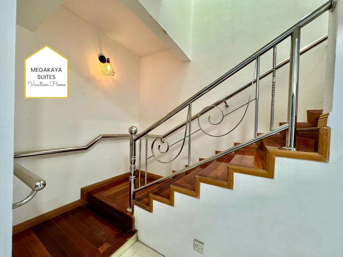 Suitetrails - 6 BEDROOMS PENTHOUSE MARINA COURT CITY CENTRE - 19pax
