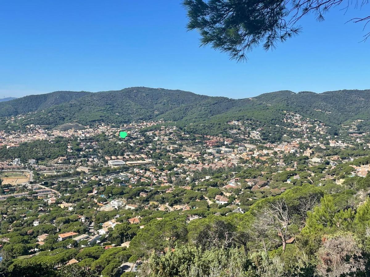 Palm Maresme - Suite with bathroom and living-room and terrasse with ocean views in a private villa - Housity