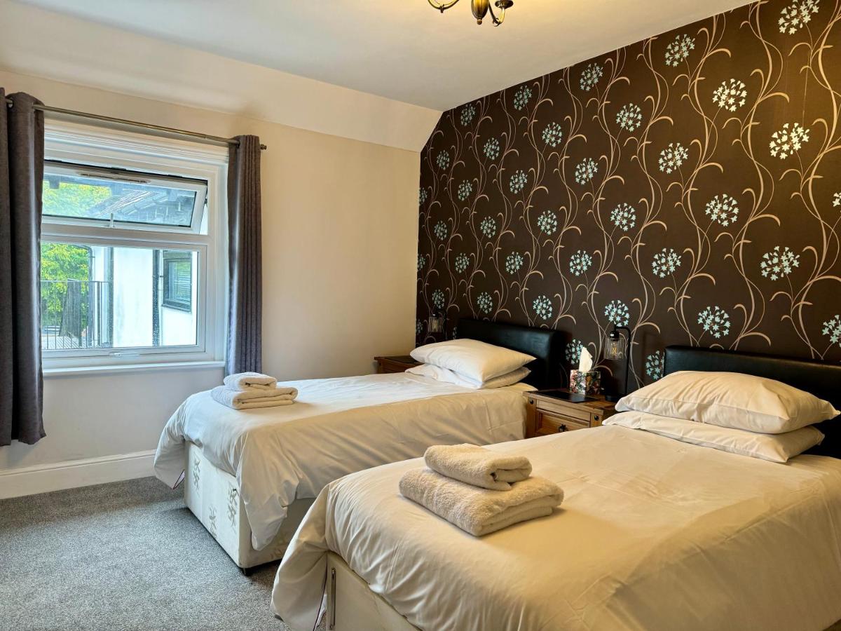 The Half Moon - Housity