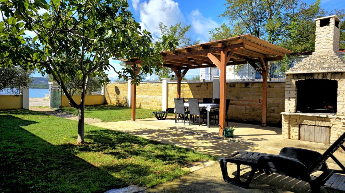 Holiday home - Beach house 'Amarella' - Housity
