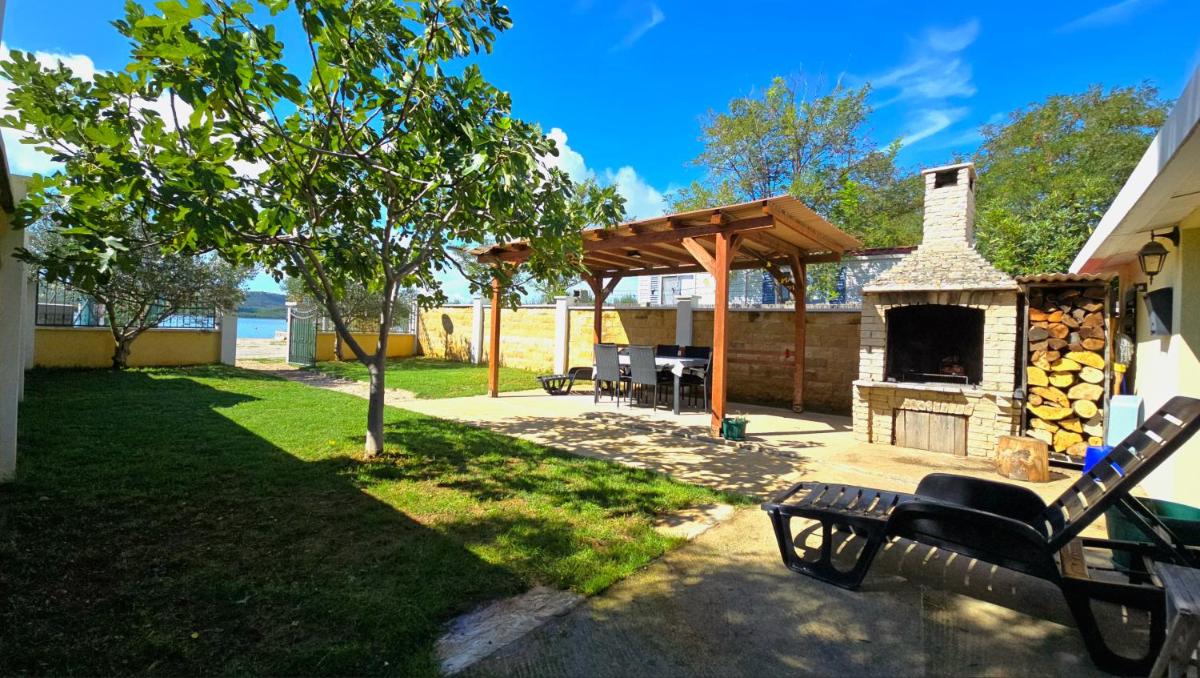 Holiday home - Beach house 'Amarella' - Housity
