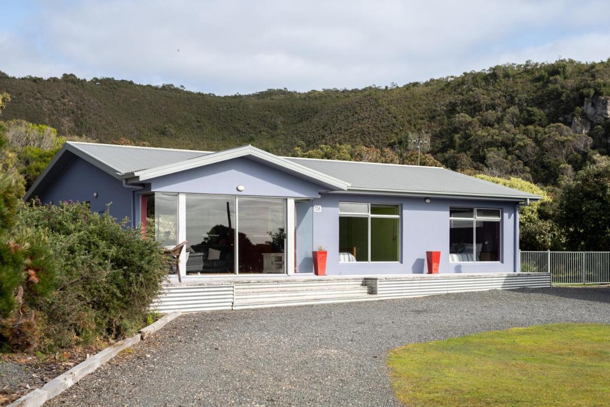 Sisters Beach Retreat - Housity