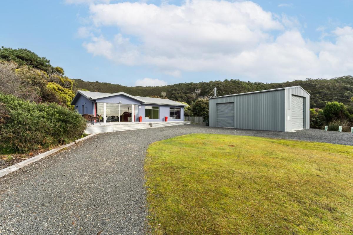 Sisters Beach Retreat - Housity
