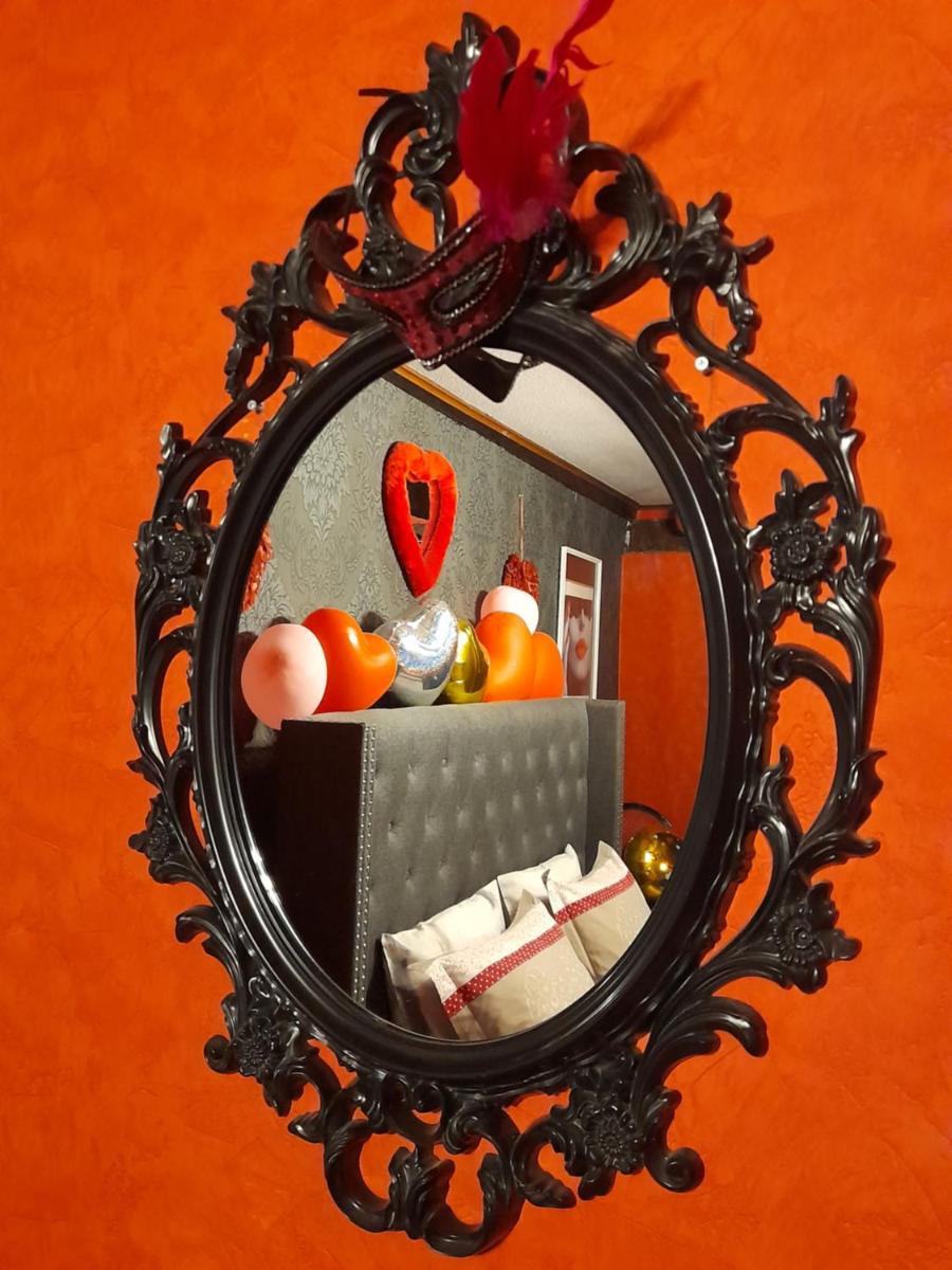 LOVE ROOM Le rouge et noir - Housity