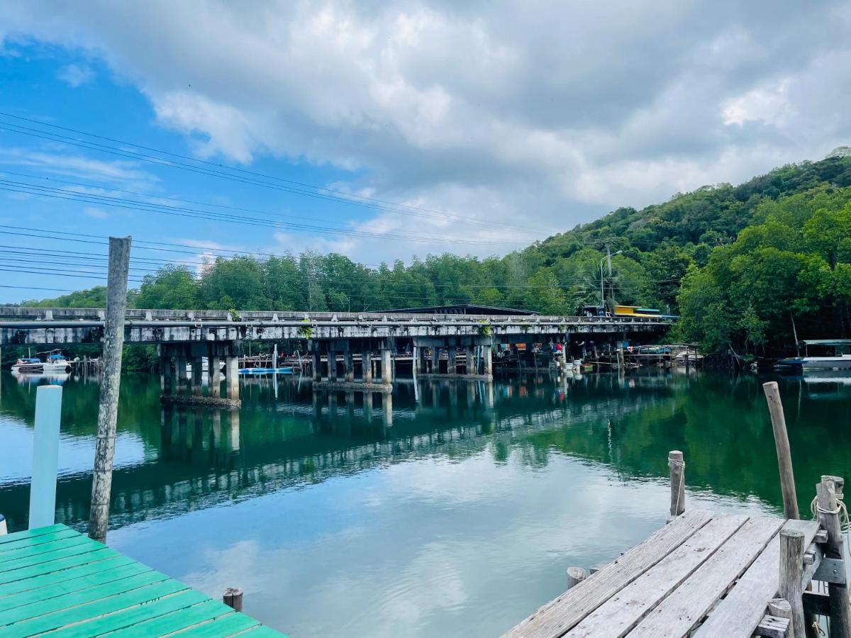 Markhouse Bungalow Ko Kut - Housity