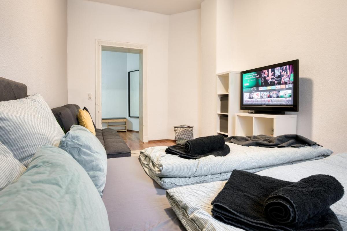 HOMY I Altbaucharme Netflix und WLAN - Housity
