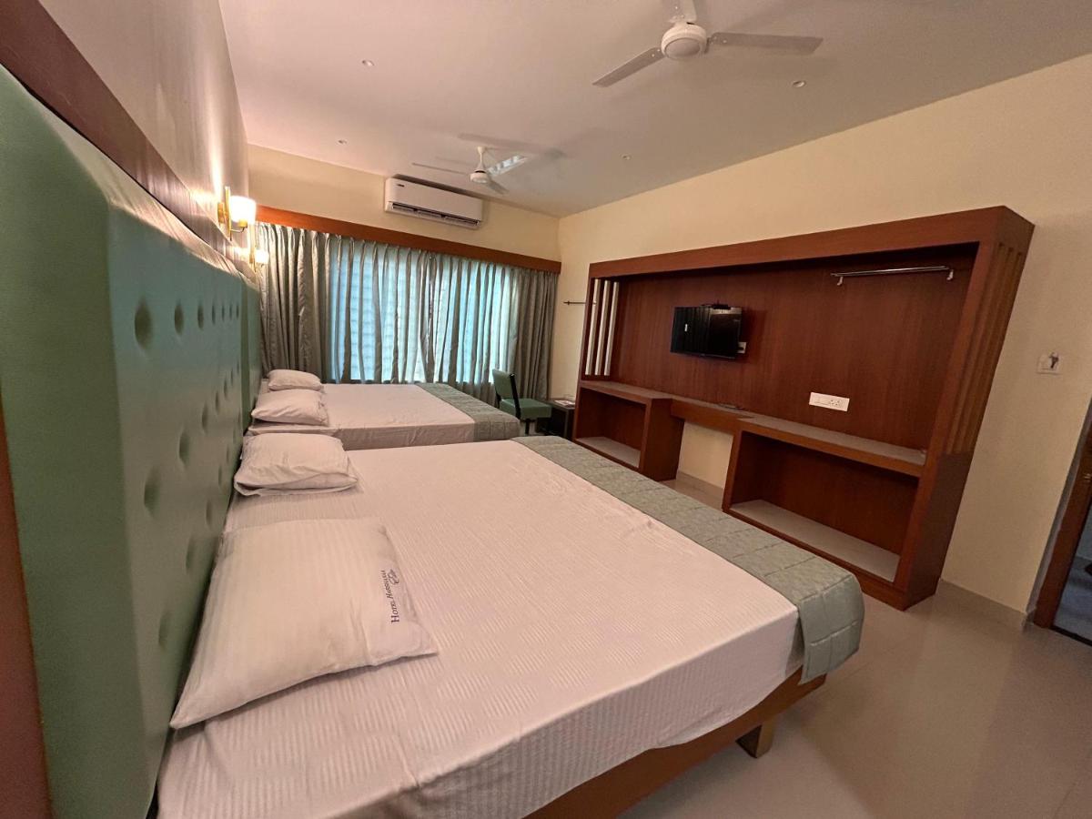 Hotel Harshanaa Elite - Housity