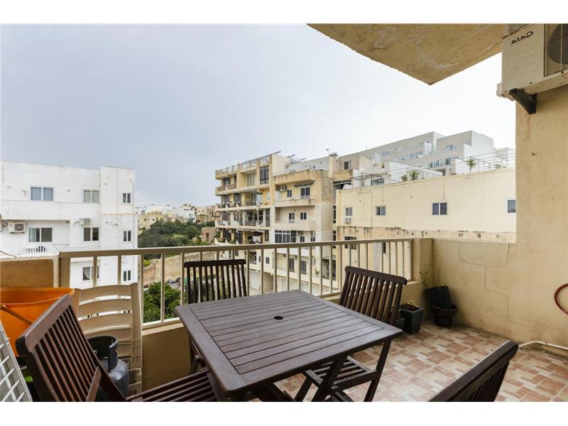 SLIEMA 2 bedroom Apartment-Hosted by Sweetstay - Housity