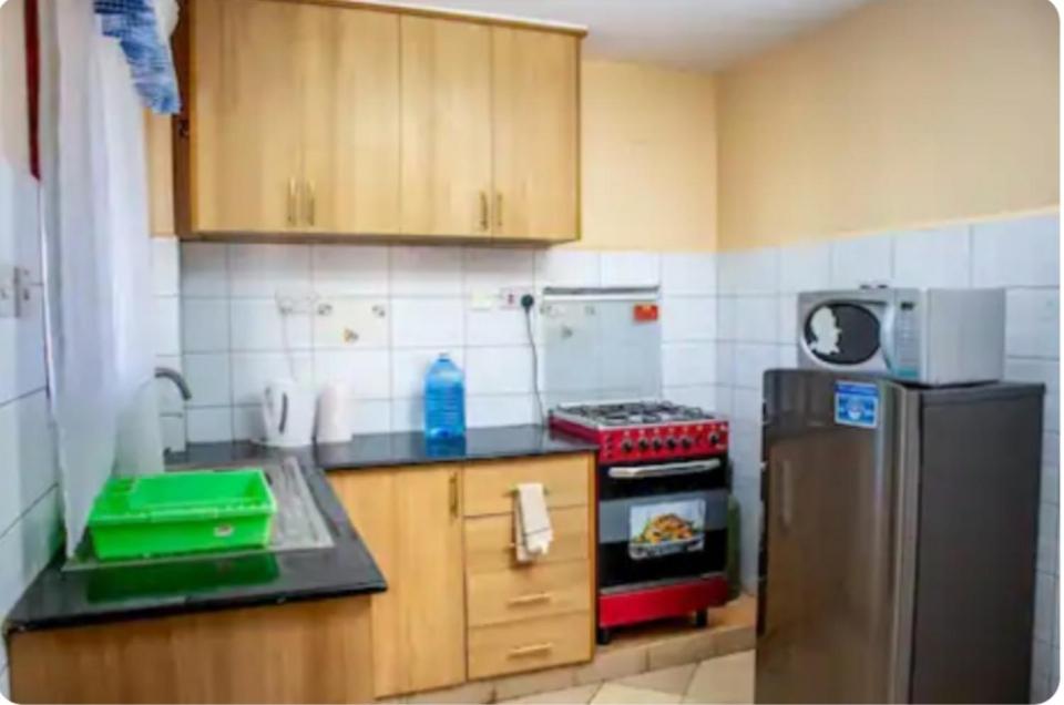Lux Suites Makao Rossyln Apartments - Housity