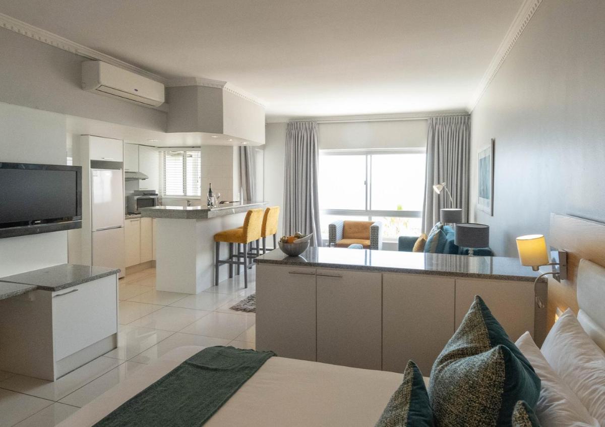 Suitetrails - The Pennisula All Suite Hotel