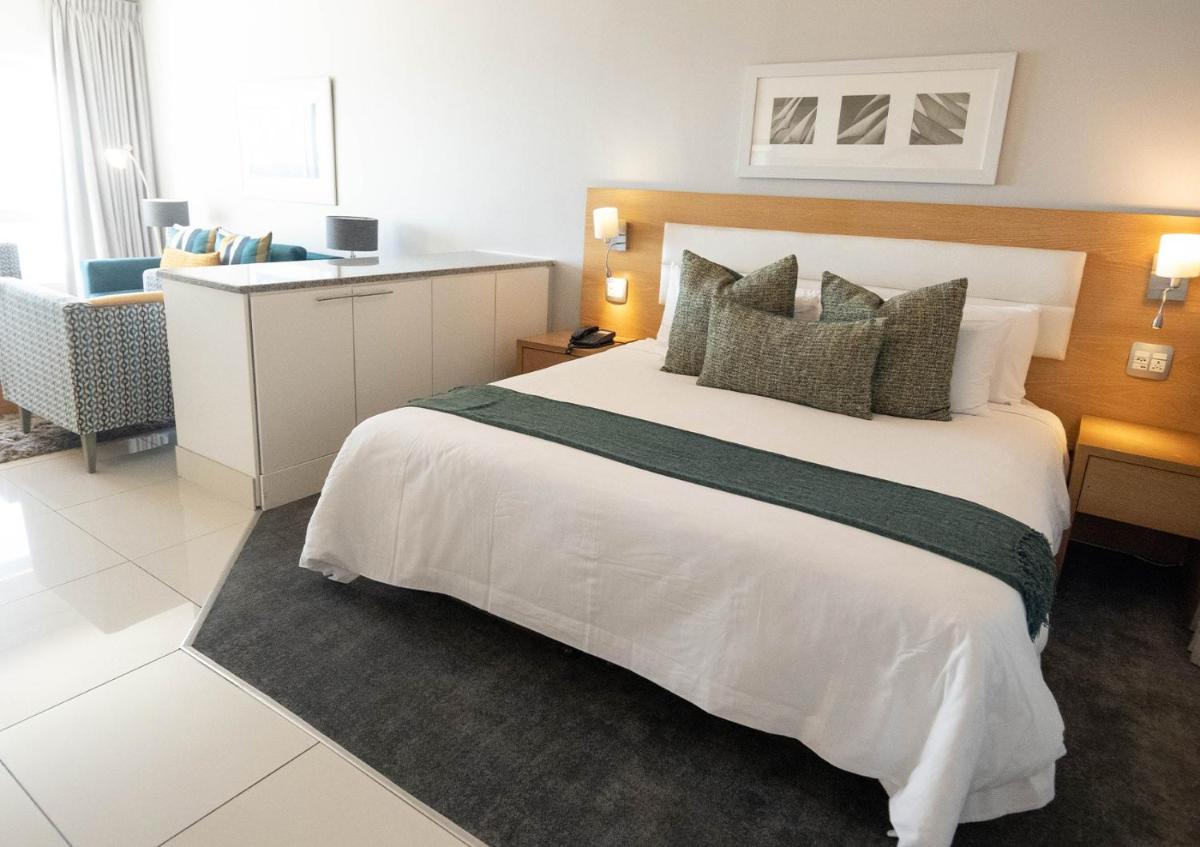 Suitetrails - The Pennisula All Suite Hotel