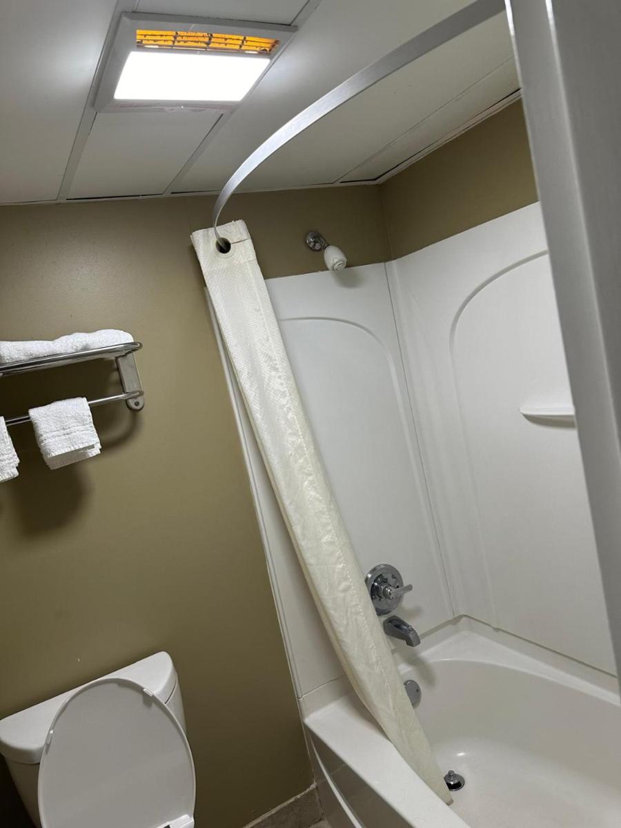 Rodeway Inn Stone Mountain - Housity