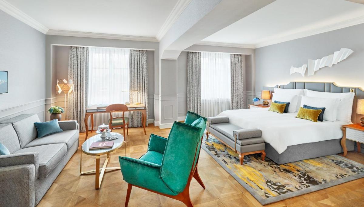 Ein Bett oder Betten in einem Zimmer der Unterkunft Mandarin Oriental, Munich