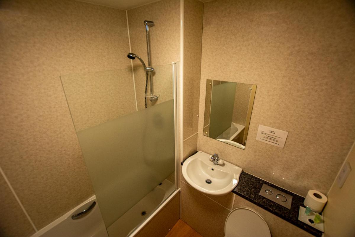 Findlay's - Housity