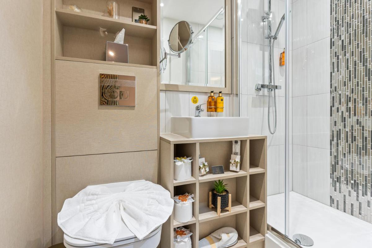 Hotel Holloway - Housity