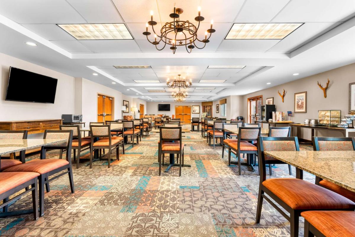 Best Western Rocky Mountain Lodge - Housity