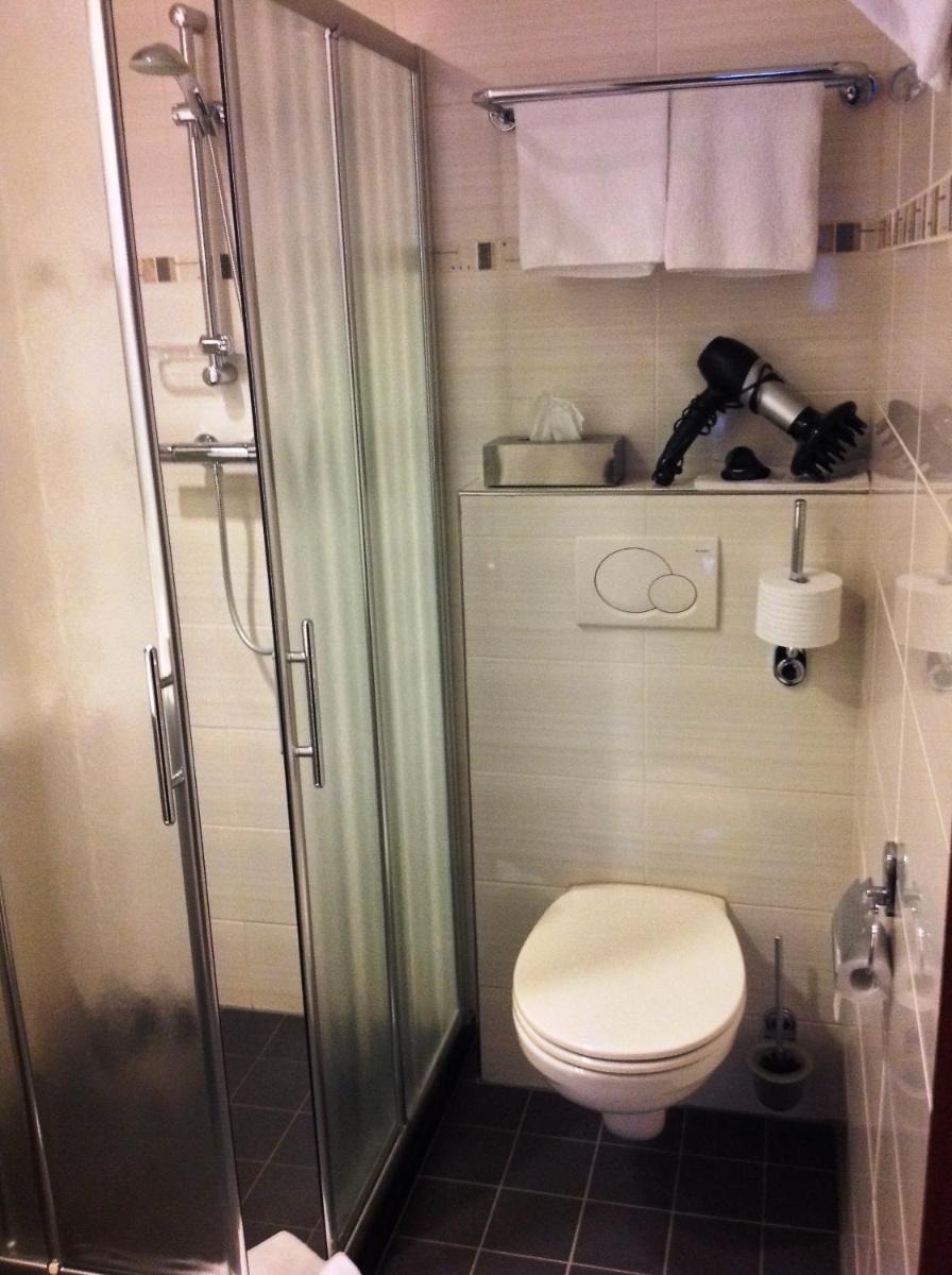SuyderSee Hotel - Housity