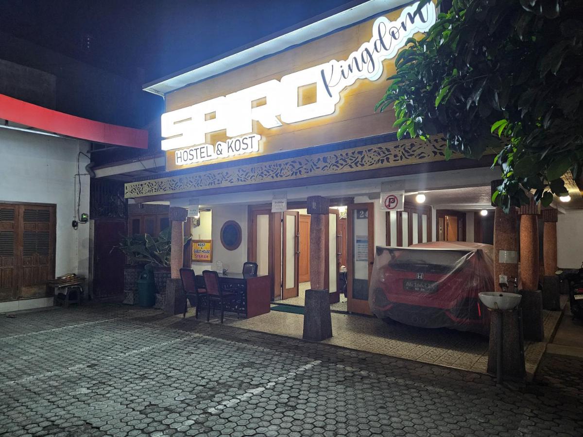 RedDoorz Syariah Near Alun-Alun Tulungagung - Housity
