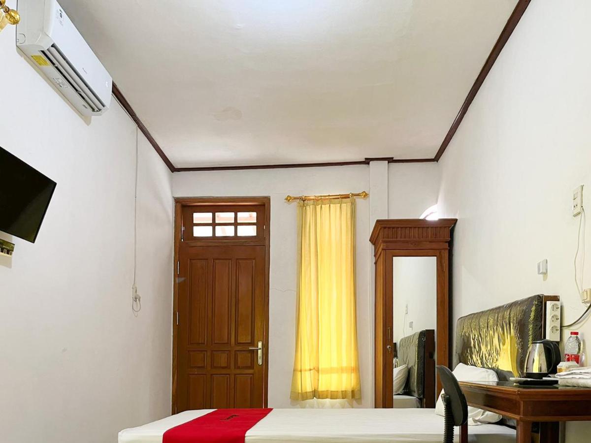 RedDoorz Syariah Near Alun-Alun Tulungagung - Housity
