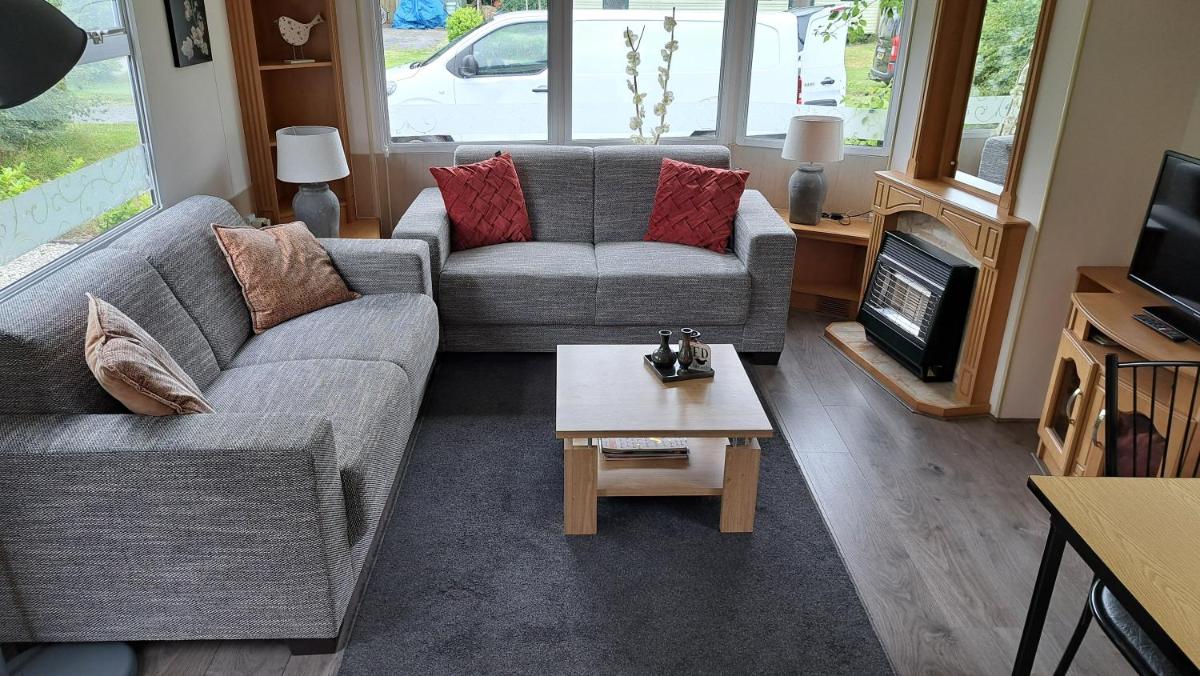 Comfortabel 4-persoons chalet (airco + fietsen) op Recreatiepark Eikenhof - Housity