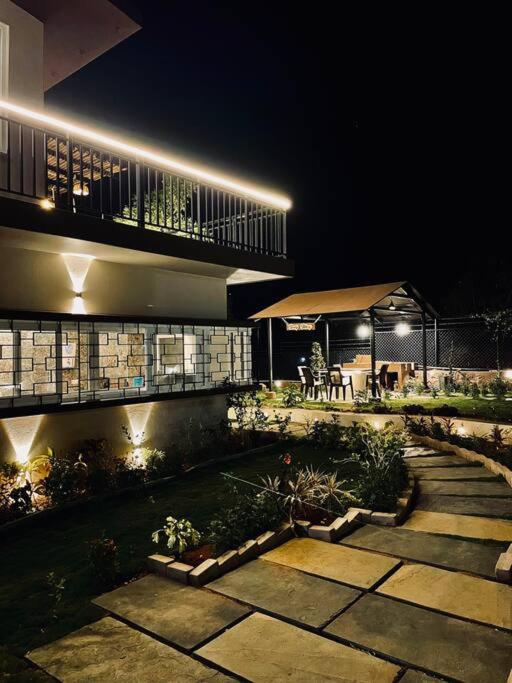 Sunny Side Up Farmstay - Housity