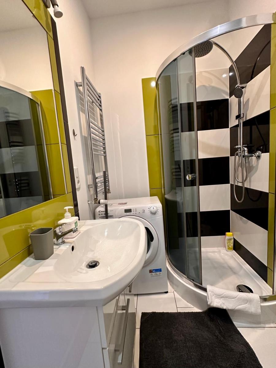 Słoneczny apartament blisko jeziora i gór - Housity