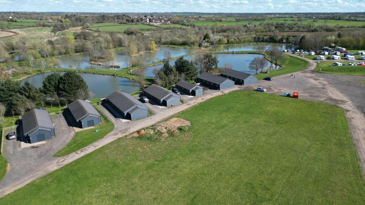 Makins Fishery Ltd - Housity