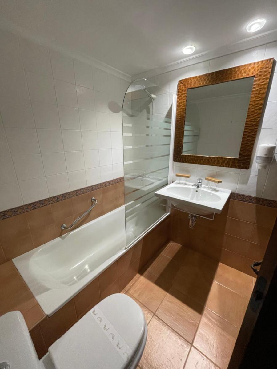 Hotel Castillo Valdés Salas - Housity