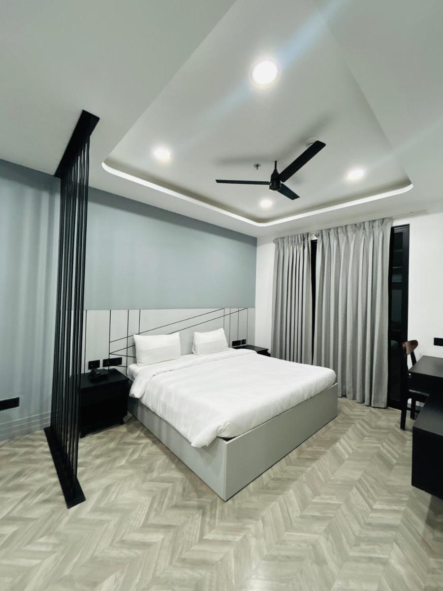 BedChambers Serviced Apartment, Golf Course, Gurgaon - Hizvo