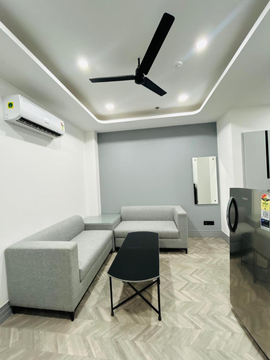 BedChambers Serviced Apartment, Golf Course, Gurgaon - Hizvo