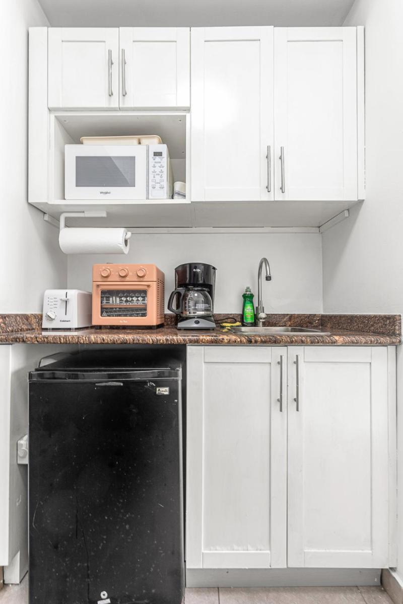 Maho Beach House - Petite Studio - Ocean View - Housity