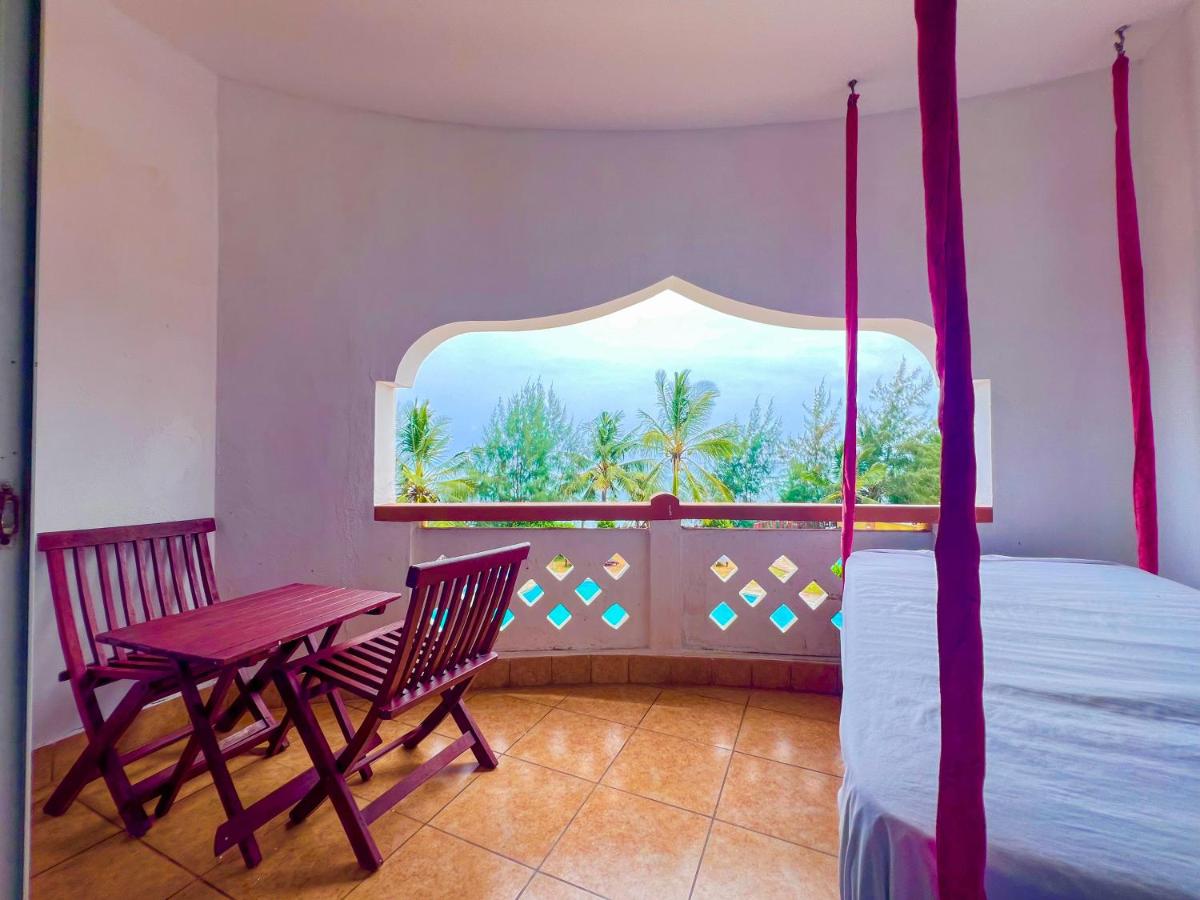Shanzu Palm Beachfront Suites - Housity