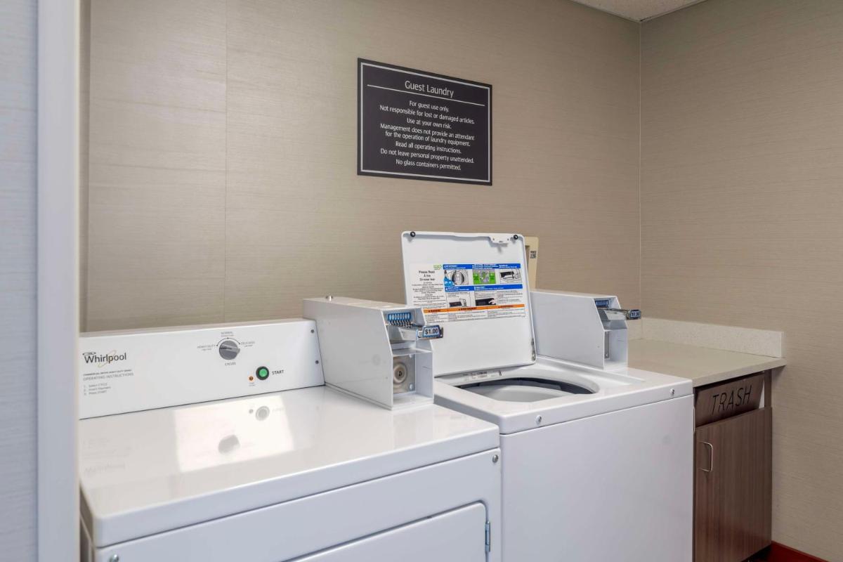 Best Western St. Clairsville Inn & Suites - Housity