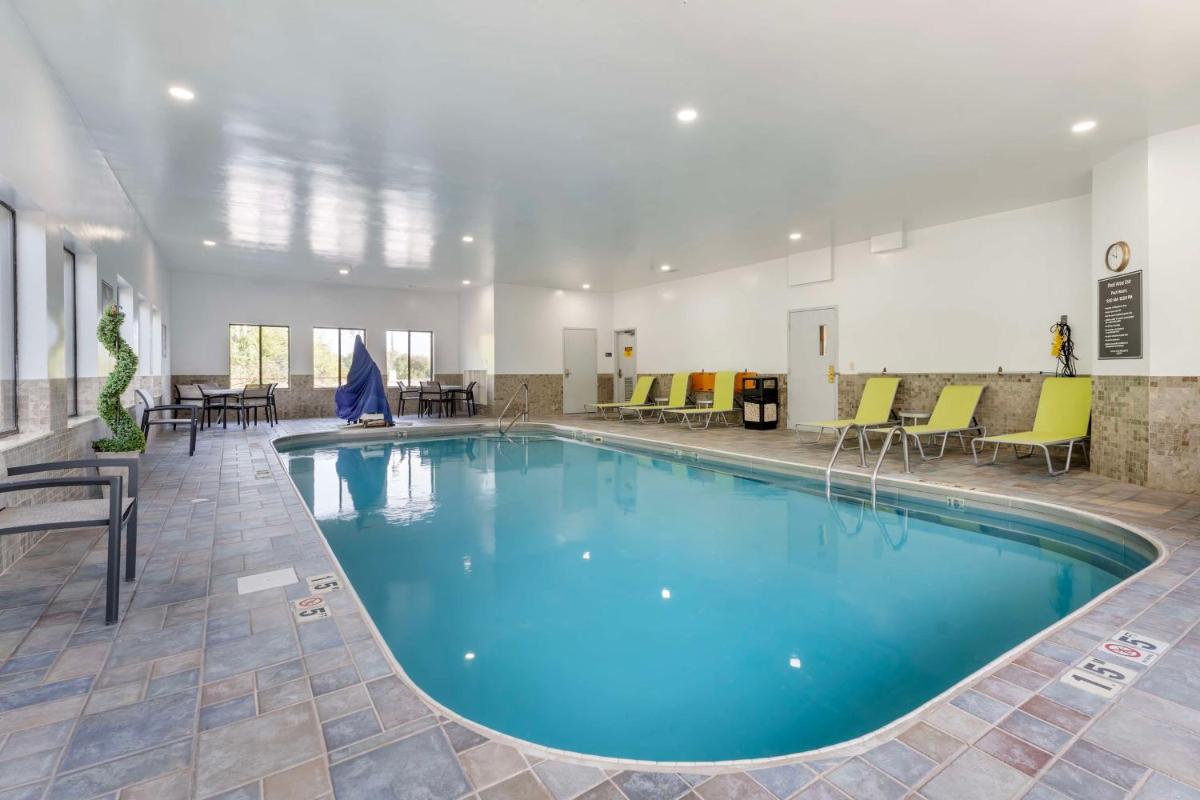 Best Western St. Clairsville Inn & Suites - Housity