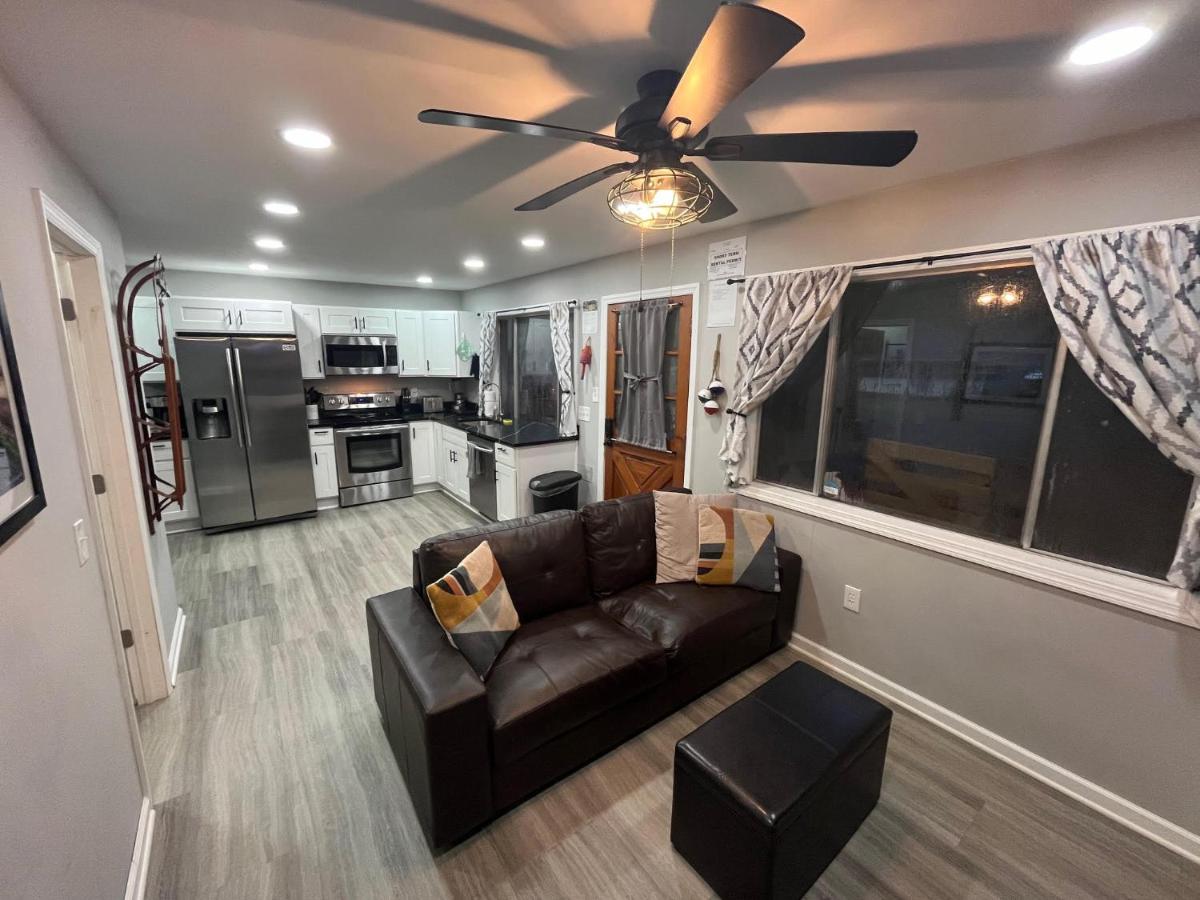 Wally's Cottage - Housity