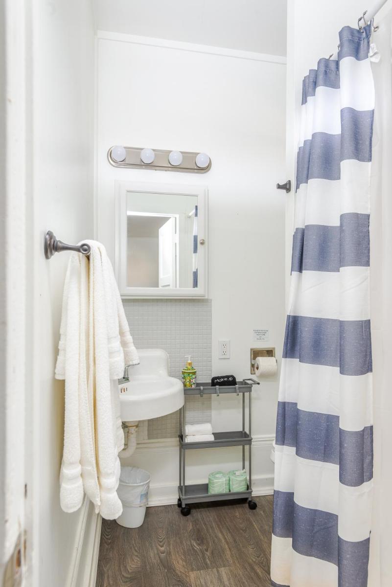 Solvang Bungalow B - Housity